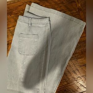 Dani-Rae & Company- light denim Flying Tomato jeans, worn once